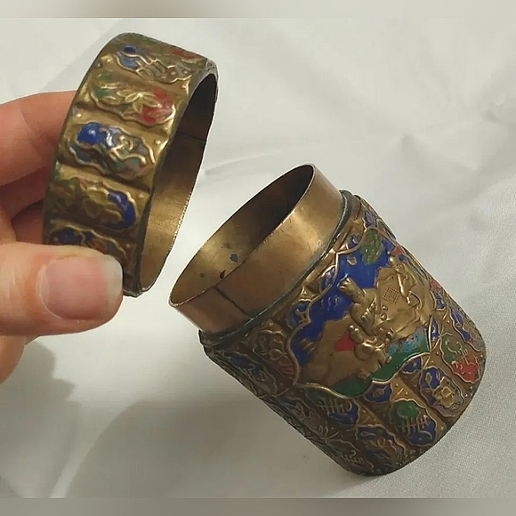 Vintage Chinese enamel round trinket box tobacco stash container cloisonne brass